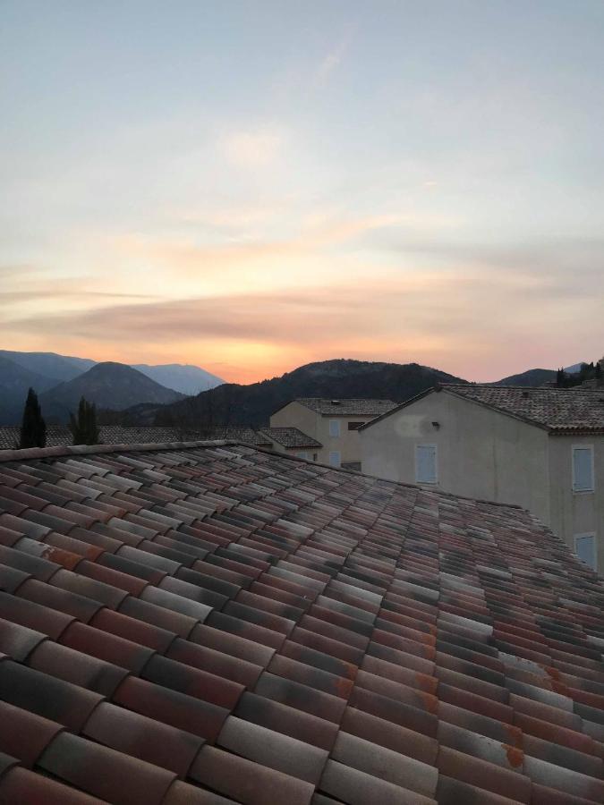 La Tour De Guet Aparthotel Montbrun-les-Bains Kültér fotó